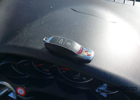 2018 Porsche Cayenne z USA, uszkodzony, nr VIN WP1AA2A26JKA00859